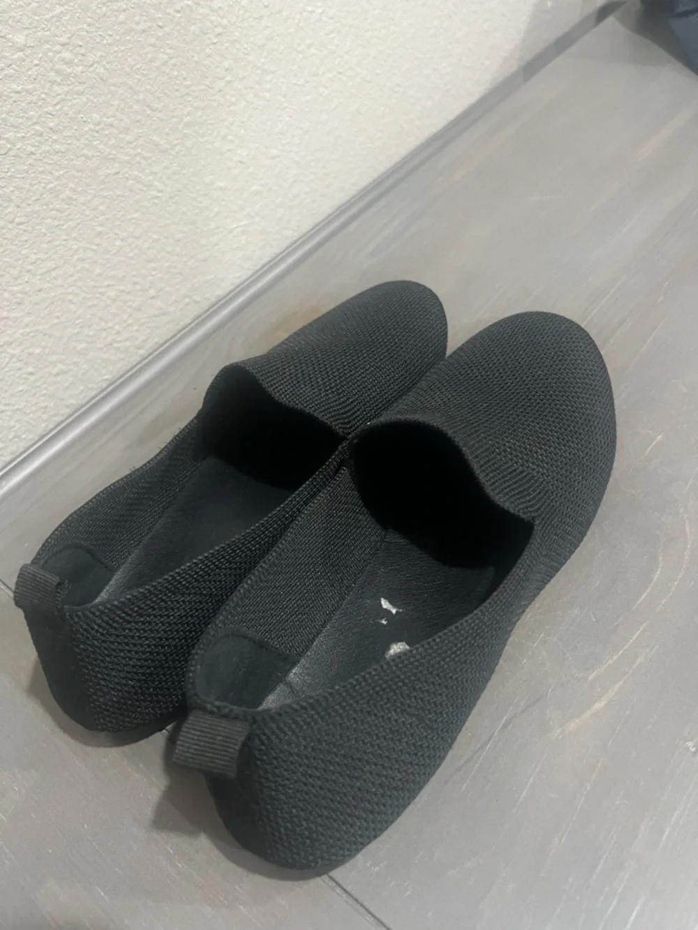 MIA sleek black